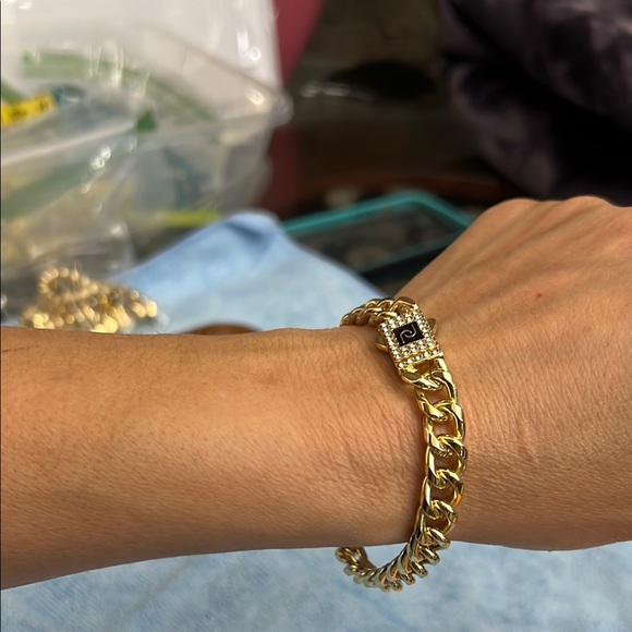 Gold Chain Necklace and Bracelet Set - Picture 10 of 11